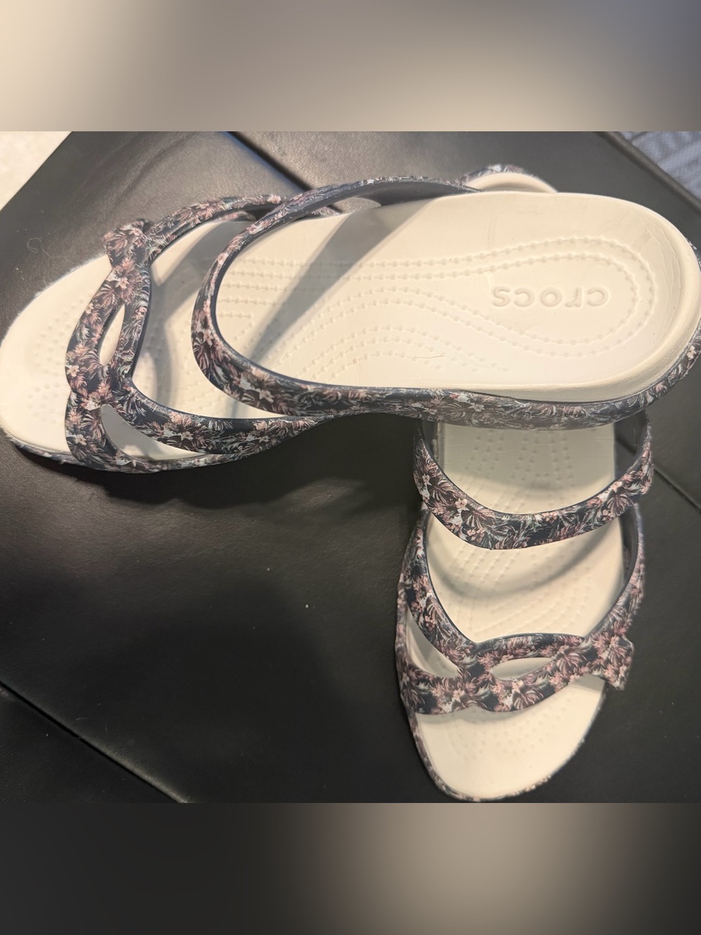Women’s Crocs Black & Gray Strappy Sandals Sz 7
